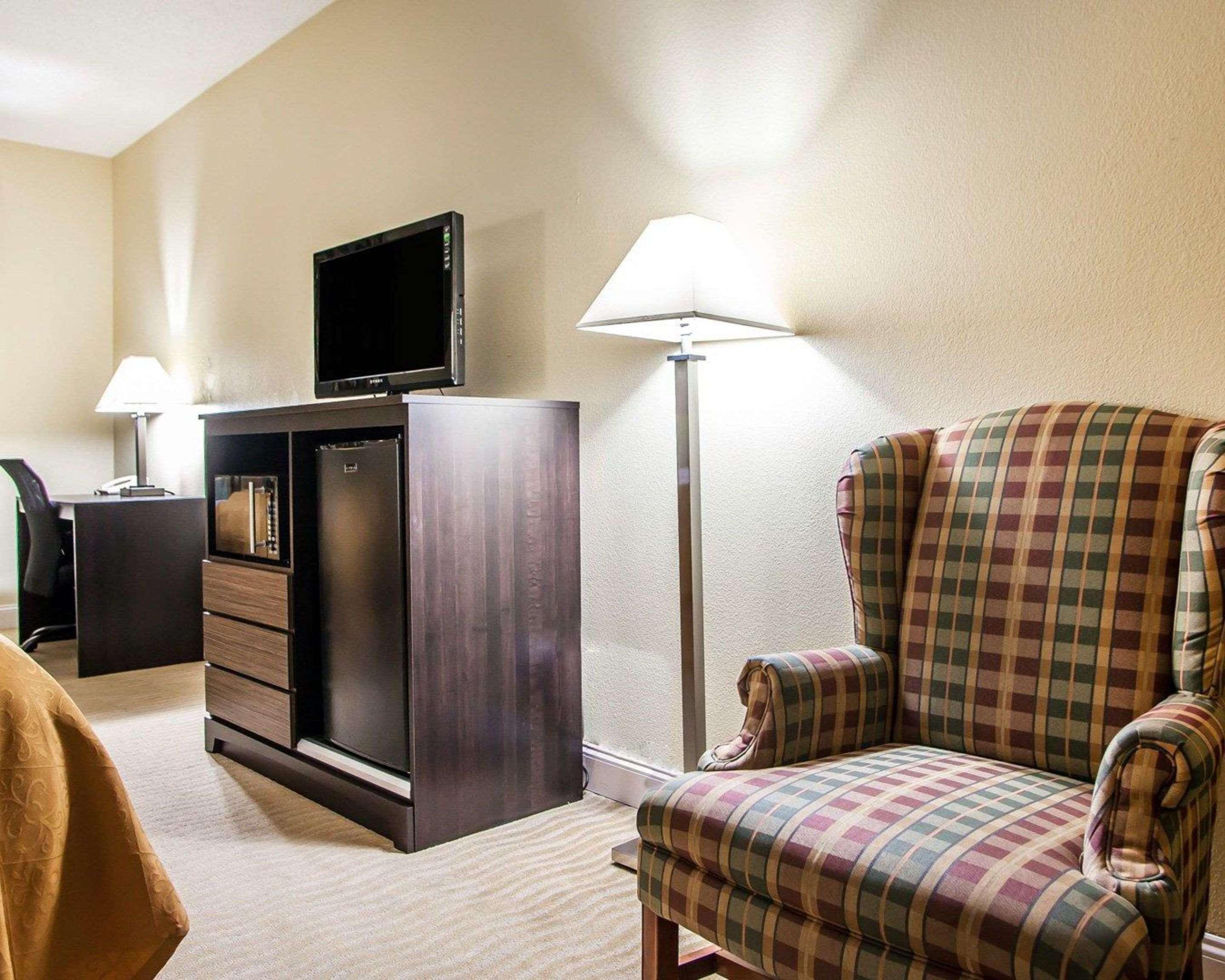 Quality Inn & Suites Champaign Exterior photo