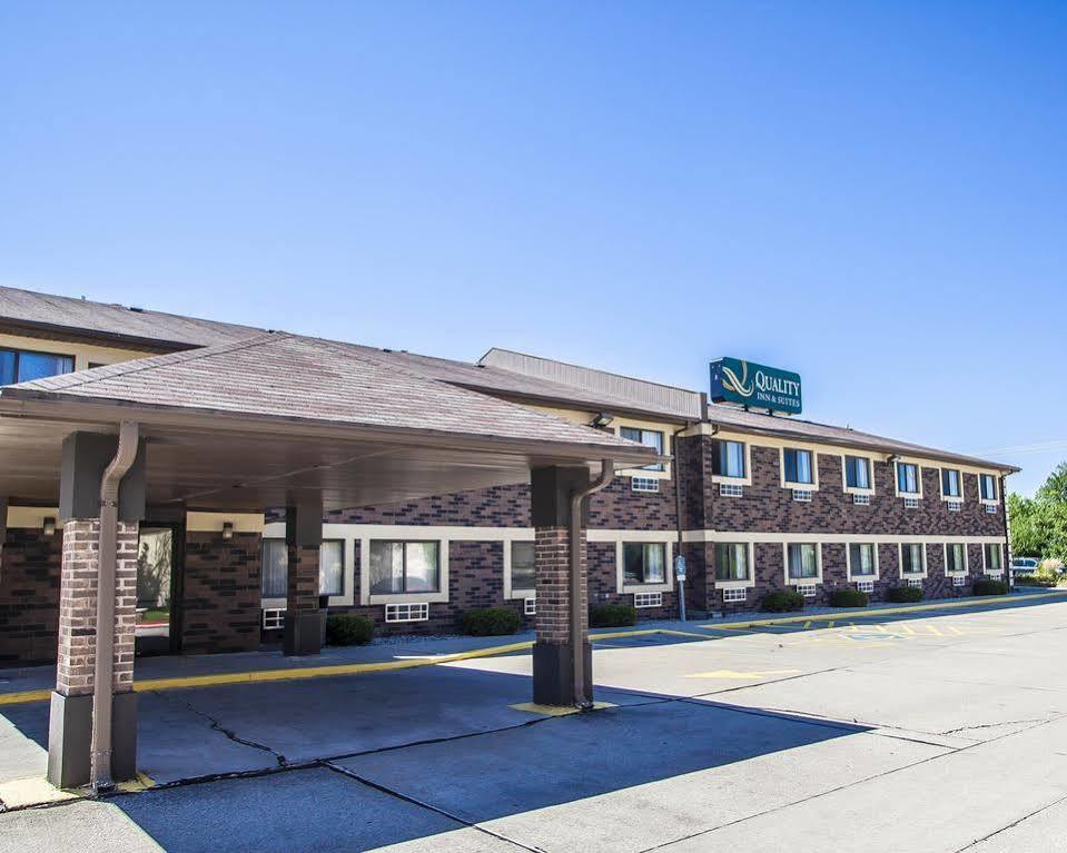 Quality Inn & Suites Champaign Exterior photo